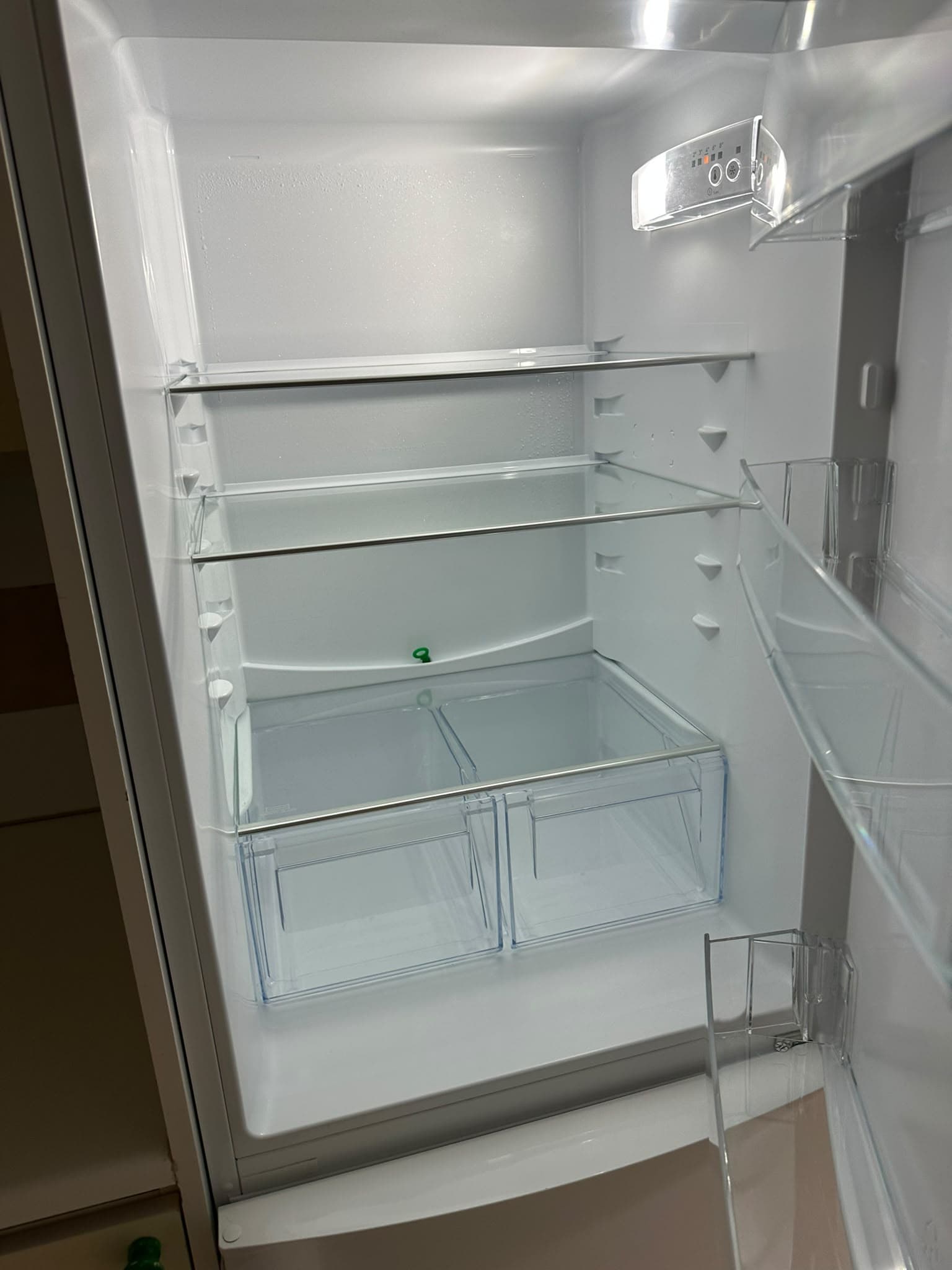 Nystädat sovrum i hemstädning